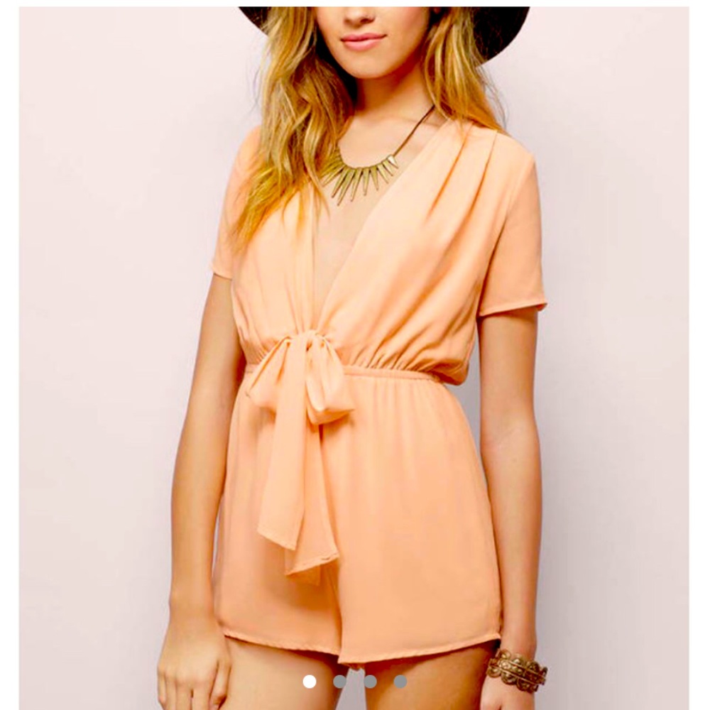 Tobi peach mya chiffon romper in great condition